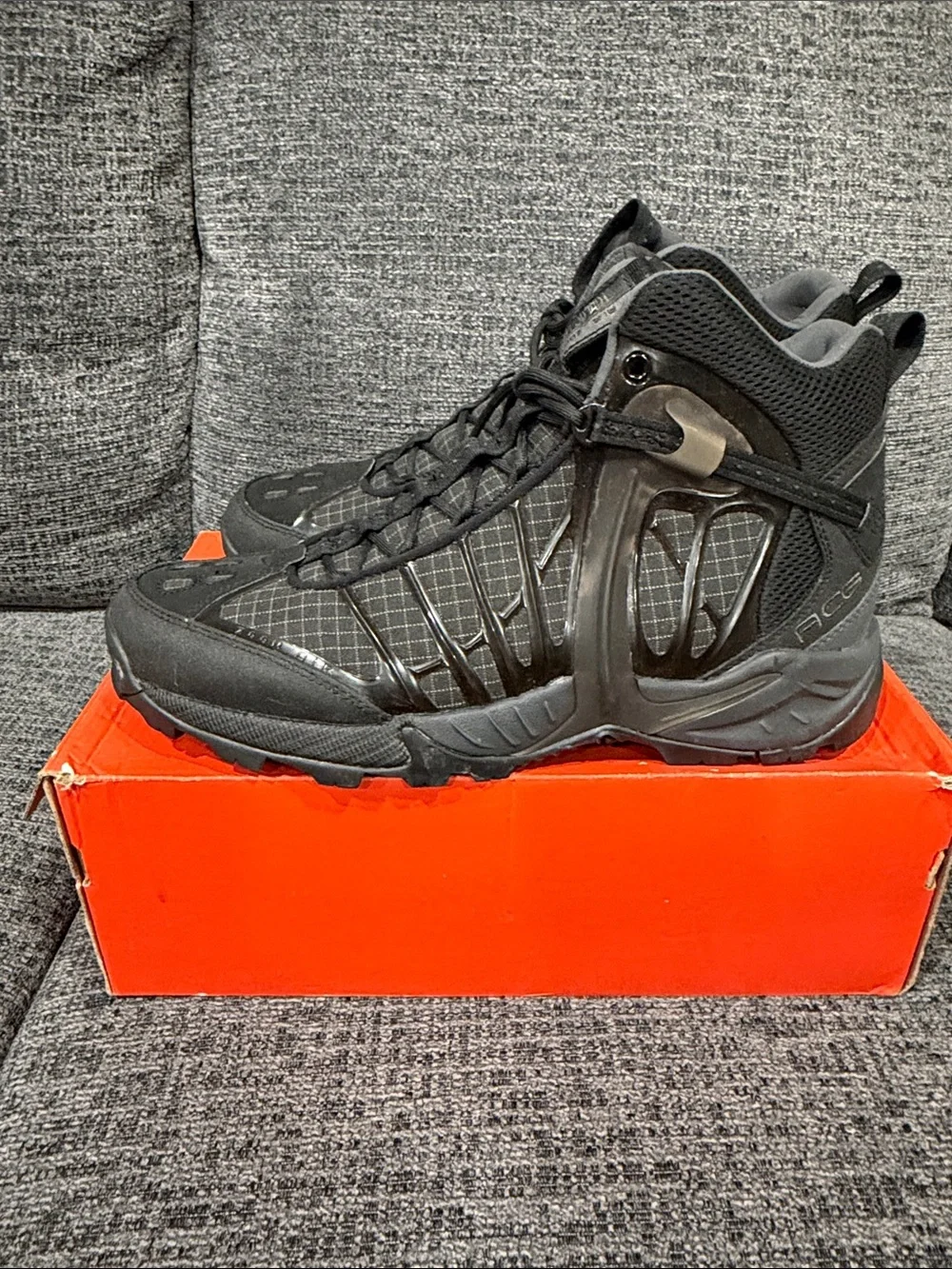 Brand new, never worn Nike Black / Orange Men's High-Top boots